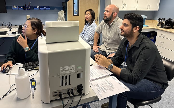 FlowCam-partners-training-with-Michael-in-lab