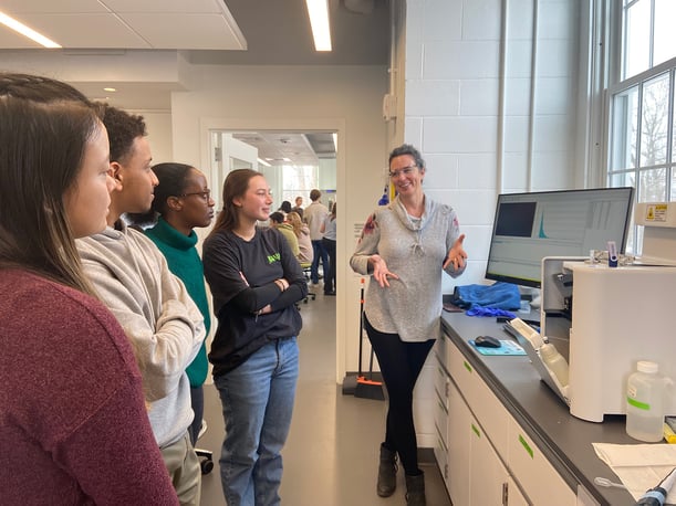 Instructor demonstrating FlowCam to students